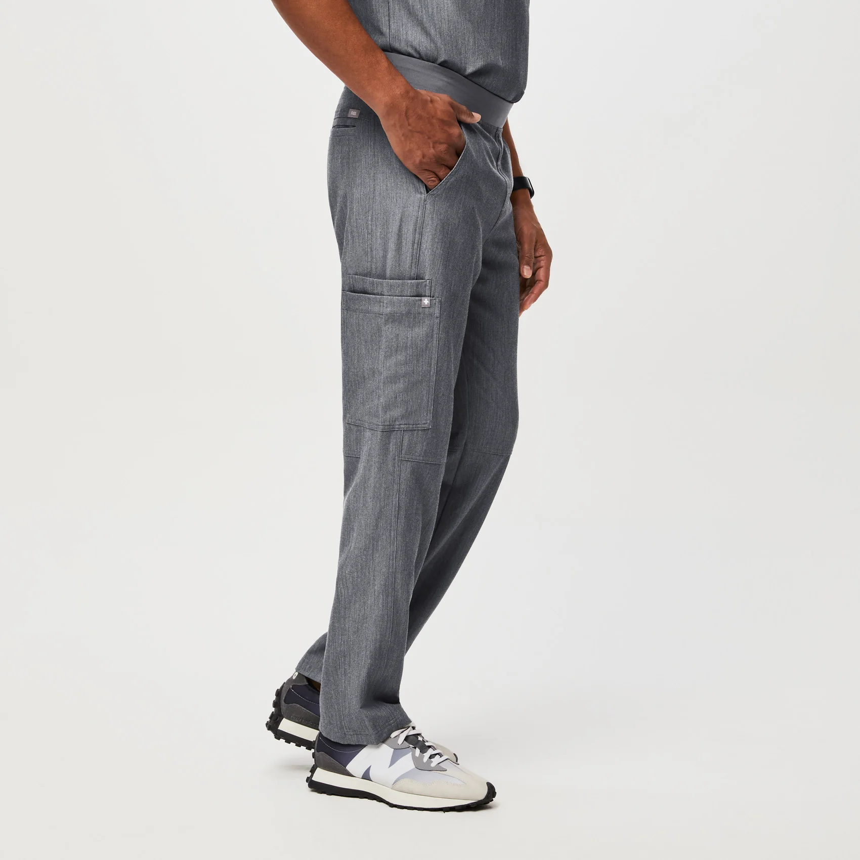 men's Graphite Axim™- Cargo Scrub Pants (3XL - 6XL) - Image 3