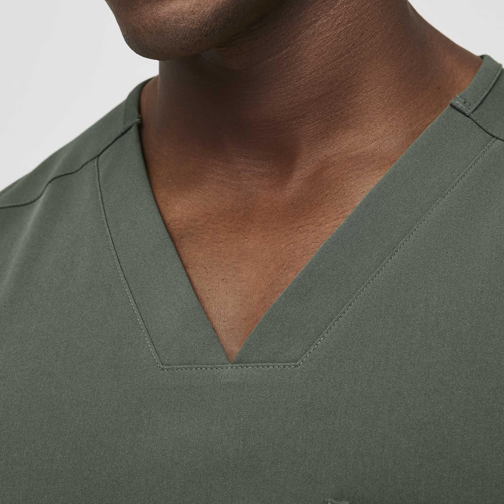 Men's Moss Chisec™ - Three-Pocket Scrub Top - Image 5