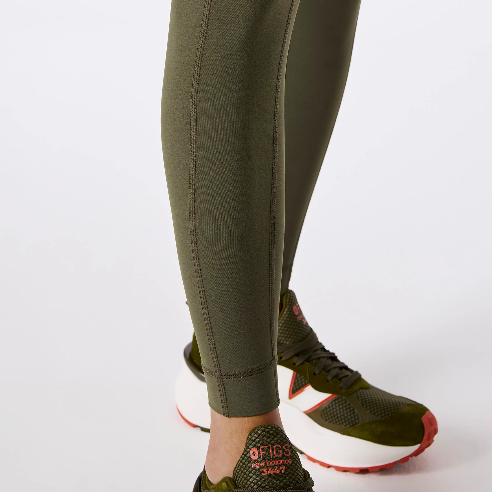 women's Spruce FIGS | SET ACTIVE Breathe High Rise Pocket Leggings® - Image 7